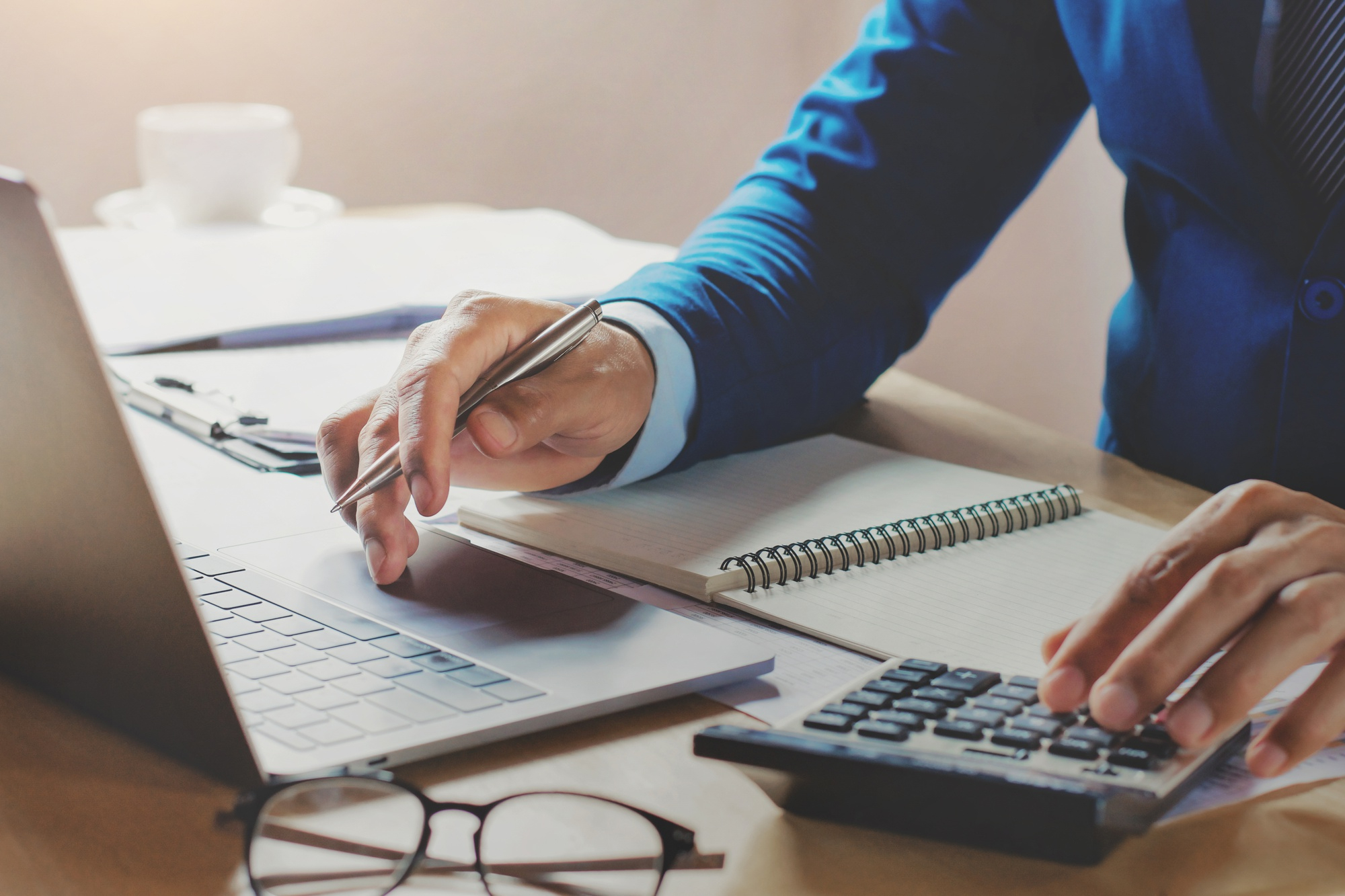 Reconciling EOR Invoices Against True Employer Cost: A CFO’s Checklist